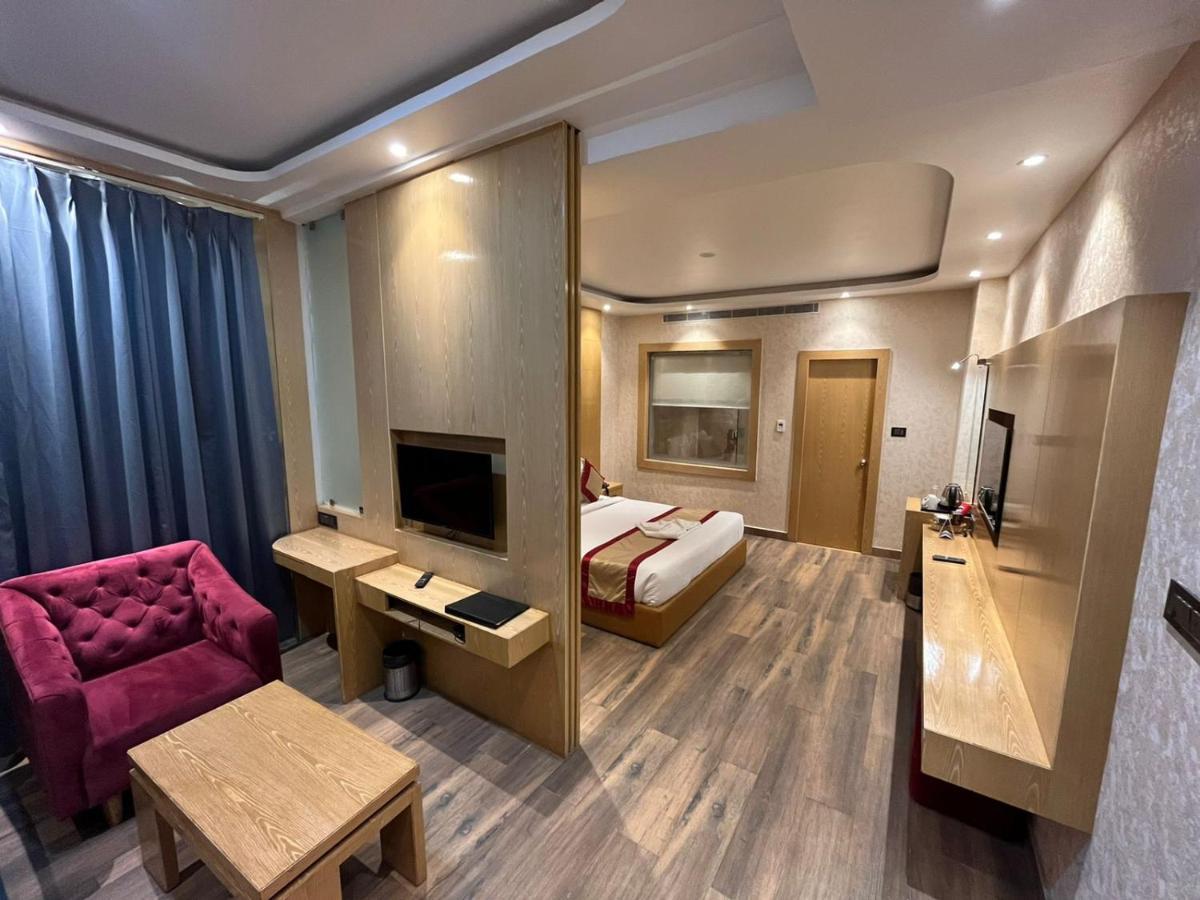 The Landmark Hotel Muzaffarpur Exterior photo